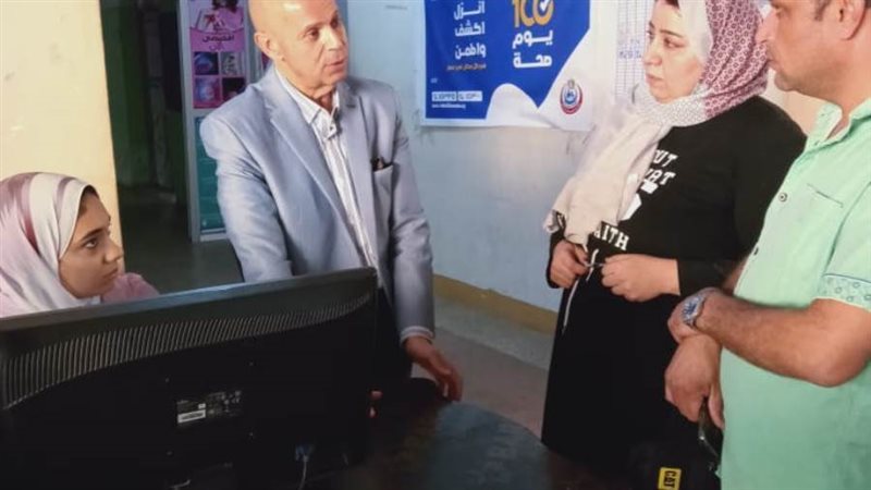 وكيل الصحة خلال تفقده