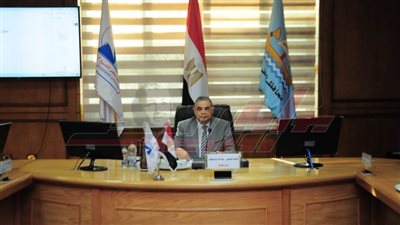 الدسوقي يستعرض دور جامعة كفر الشيخ في القوافل الطبية ومحو الأمية