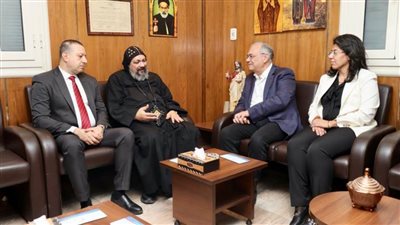 المصريين الأحرار يواصل جولات دعم الرئيس السيسي بزيارة الأنبا مكاري