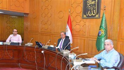 بشارة يوجه بتدقيق بيانات الحائزين على كارت الفلاح تلافيًا لمشاكل صرف الأسمدة