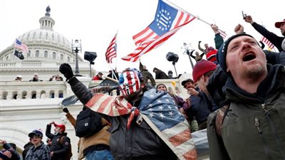 عاجل.. أمريكا: إصابات واعتقالات في مواجهات بين الشرطة ومتظاهرين أمام الكابيتول