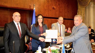 المجلس التنفيذي لمحافظة البحيرة يكرم وكيل وزارة التربية والتعليم