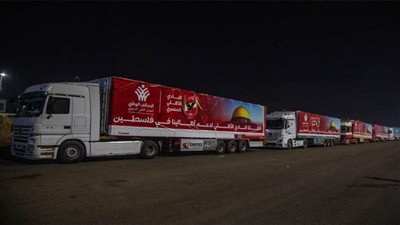 مؤسسة الأهلي المجتمعية ترسل قافلة إغاثة لأهالينا في غزة