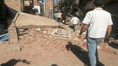 انهيار عقار غير مأهول بالسكان بالزقازيق في الشرقية 