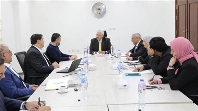 نائب رئيس سبرنجر نيتشر العالمية للنشر يشيد بالتعاون مع بنك المعرفة المصري