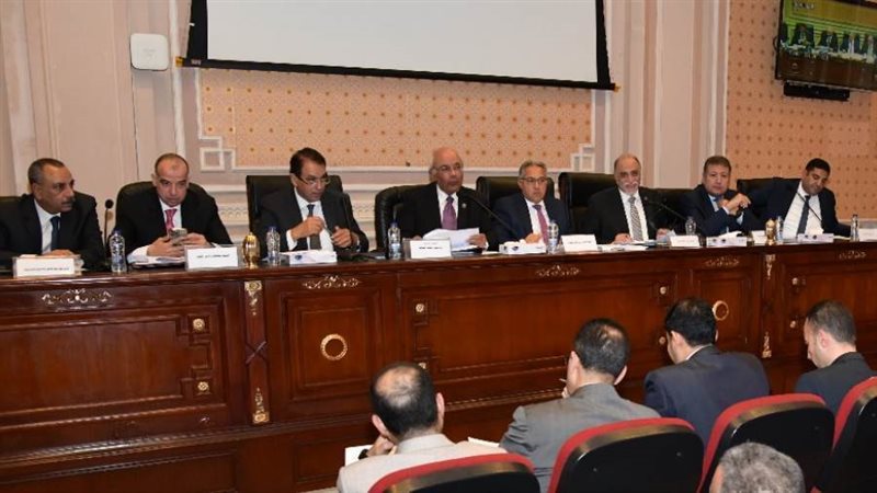 خلال مناقشة مشروع