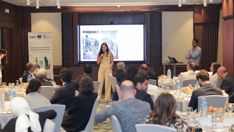 خلآل إطلاق البرنامج