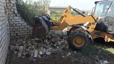 تنفيذ عدة حملات لإزالة ٦٦ حالة تعدٍّ على أراض زراعية بمساحة ١ فدان و٥ قراريط