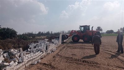 حملة لرفع الإشغالات بنطاق القنطرة شرق الإسماعيلية