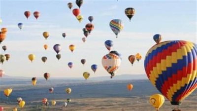 تحليق 105 بالونات طائرة تقل 2500 سائح في سماء الأقصر