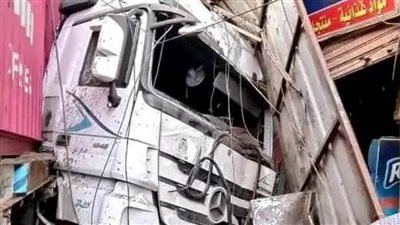 ضبط سائق سيارة نقل بعد اصطدامه بـ4 محلات تجارية بالدقهلية