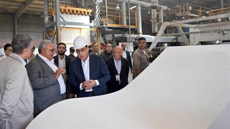 مدبولي يتفقد الشركة