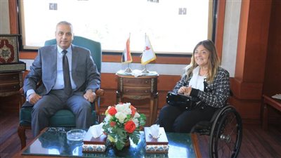 محافظ سوهاج يستقبل إيمان كريم للاطلاع على خريطة الخدمات المقدمة للأشخاص ذوي الإعاقة 