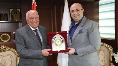 محافظ بني سويف يستقبل نقيب مُعلمي مصر 