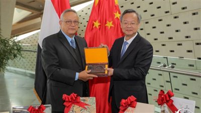 الصين تهدي مكتبة الإسكندرية مجموعة من الكتب في إطار برنامج 