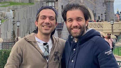 بعد عامين في الغيبوبة شريف رمزي يعلن وفاة شقيقه 