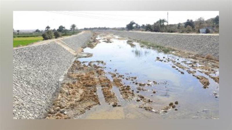 تطهير مخرات السيول