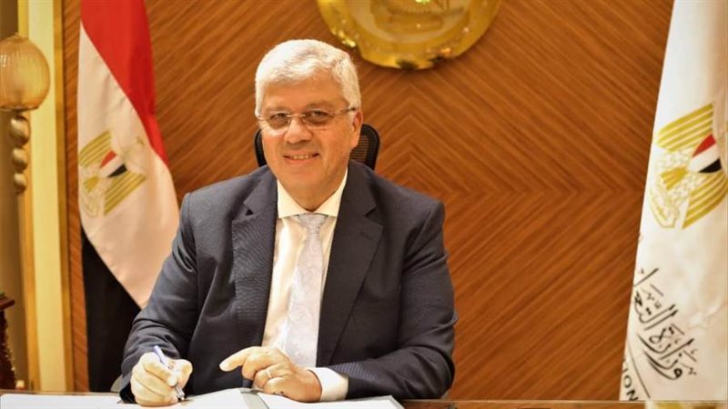 د. أيمن عاشور وزير