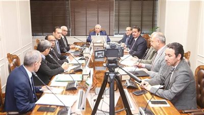  القصير يتابع مع مديري المديريات موسم زراعة القمح