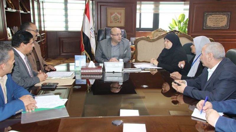 لقاء محافظ بنى سويف