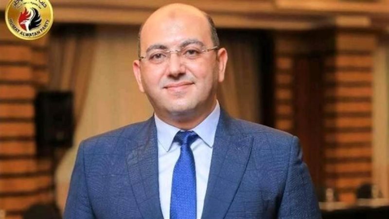 الدكتور أحمد العطيفي