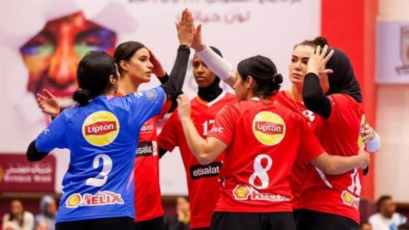 سيدات الطائرة