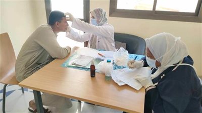 الكشف الطبي على 1539 حالة بقافلة طبية في أبوقرقاص ضمن حياة كريمة