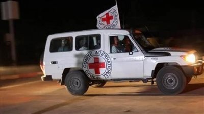 عاجل| الصليب الأحمر يتسلم المحتجزين ووفد أمني مصري يتابع تسليم الأسرى