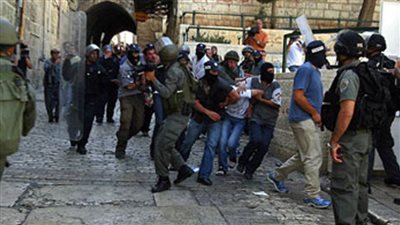 عاجل.. مستوطنون يقتحمون باحات الأقصى بحماية شرطة الاحتلال الإسرائيلي