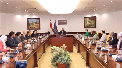 وزير الاتصالات: مصر الثالثة عالميا كأبرز المواقع العالمية بصناعة التعهيد