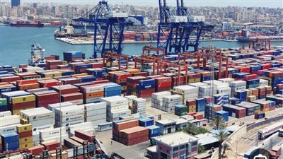 استمرار حركة الملاحة وتداول البصائع بالهيئة العامة لميناء الإسكندرية رغم التقلبات الجوية