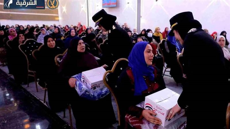 قوافل لتوزيع مساعدات