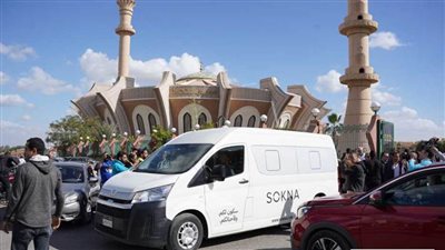 عاجل.. تشييع جنازة الفنان طارق عبدالعزيز بحضور حشد من الفنانين