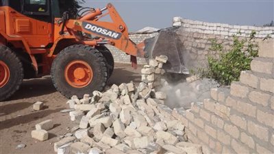  تنفيذ عدة حملات لإزالة ٤٣ حالة تعدٍّ على الأراضي الزراعية بمساحة ١٨ قيراطًًا