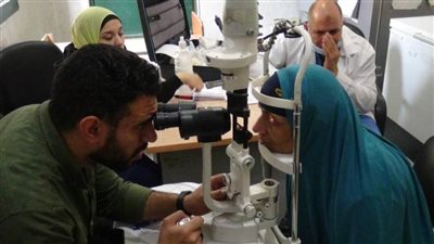 خلال قافلة تنموية لجامعة المنيا.. الكشف على 580 حالة بقرية منقطين