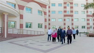 رئيس جامعة المنيا يناقش الرؤى المستقبلية وطموحات التطوير