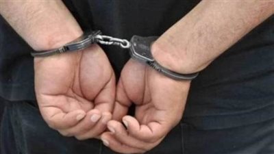 ضبط شخص وزوجته قبيل تهريب مبالغ مالية بمطار القاهرة