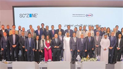 رئيس اقتصادية قناة السويس يشهد وضع حجر أساس منطقة موانئ دبي اللوجستية