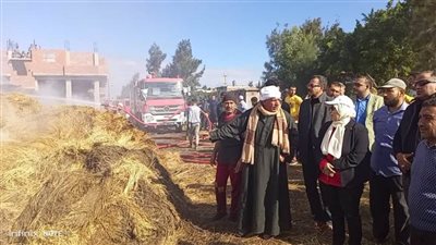 الحماية المدنية تسيطر على حريق شب في شونة قش أرز بالدقهلية 