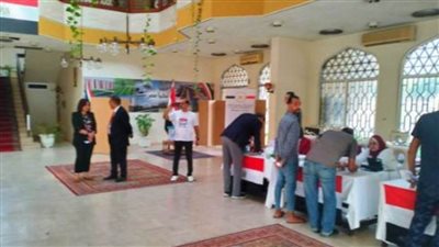 توافد المصريين بسلطنة عمان على لجان انتخابات الرئاسة