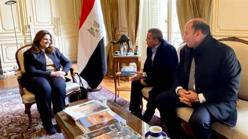 وزيرة الهجرة لرجال