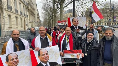 بالصور.. المصريون بفرنسا يؤيدون المرشح الرئاسي عبدالفتاح السيسي في الانتخابات الرئاسية
