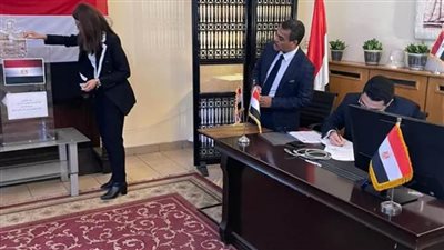 عاجل| بدء تصويت المصريين بالانتخابات الرئاسية لليوم الثاني بدولة الكويت