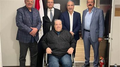 نقيب الرياضيين وعضو الاتحاد الدولي للطائرة البارالمبية يدليان بصوتيها بالانتخاب الرئاسية بأمريكا