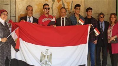 توافد المصريين بألمانيا على اللجان الانتخابية بمقر السفارة ببرلين وقنصليتي فرانكفورت وهامبورج