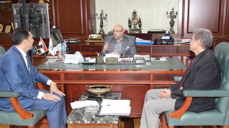 محافظ بنى سويف يلتقى