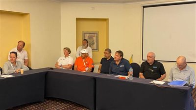 لجنة الحكام تجتمع بمنتخبات بطولة أفريقيا للشراع قبل انطلاق المنافسات