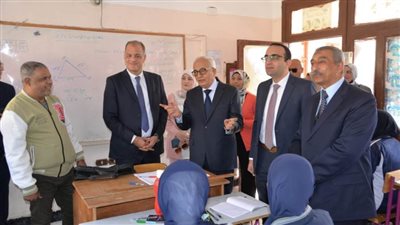 وزير التربية والتعليم يتفقد مدرسة فاطمة الزهراء الإعدادية بنات