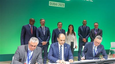 اقتصادية قناة السويس توقع مذكرة تفاهم لتموين السفن بالوقود الأخضر في بورسعيد