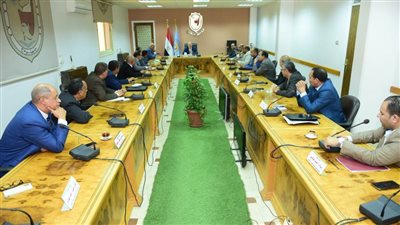 النعماني يجتمع بمجلس عمداء جامعة سوهاج لمناقشة استعدادات مشاركة الطلاب بالانتخابات الرئاسية